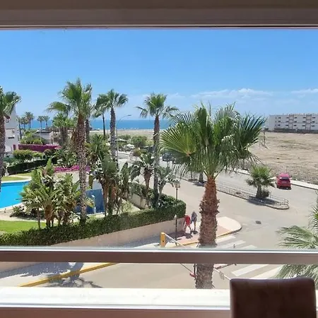 Apartment Paraiso: Beachfront With Private Pool And Sea Views
