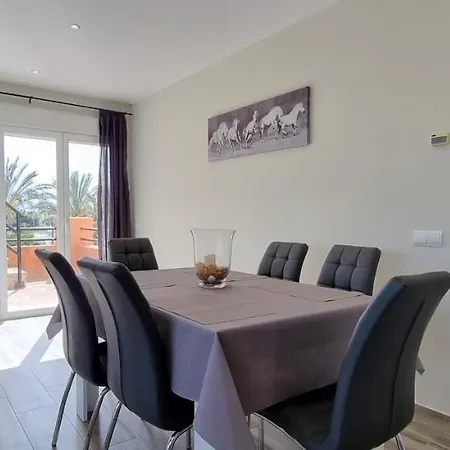Apartment Paraiso: Beachfront With Private Pool And Sea Views *