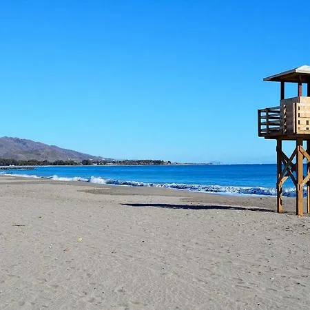 Apartment Paraiso: Beachfront With Private Pool And Sea Views *