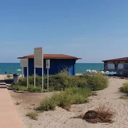 Paraiso: Beachfront With Private Pool And Sea Views