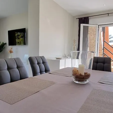 Homes Of Spain, Paraiso, Ed Palmerston, Atico O, Con Piscina Privada En Solarium, Vistas Al Mar, A 50 M De La Playa, Wifi Daire Playas de Vera